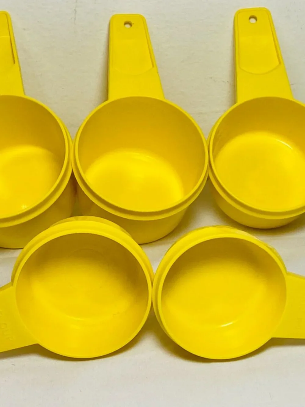 VNTG Tupperware 5 Pc Measuring Cups Canary/Sunshine Yellow, No 1 Cup Measure